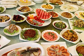 结婚酒店｜婚宴菜单如何搭配，菜品按照套餐来好？还是单独点好？图片