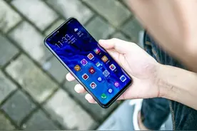 从2399跌至1678，麒麟810+8+256GB终于跳水，力争性价比千元机图片