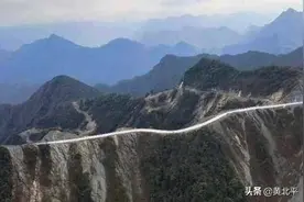 重庆有一条修建在山脊上的刀片天路，自驾爱好者何不来试试手脚图片