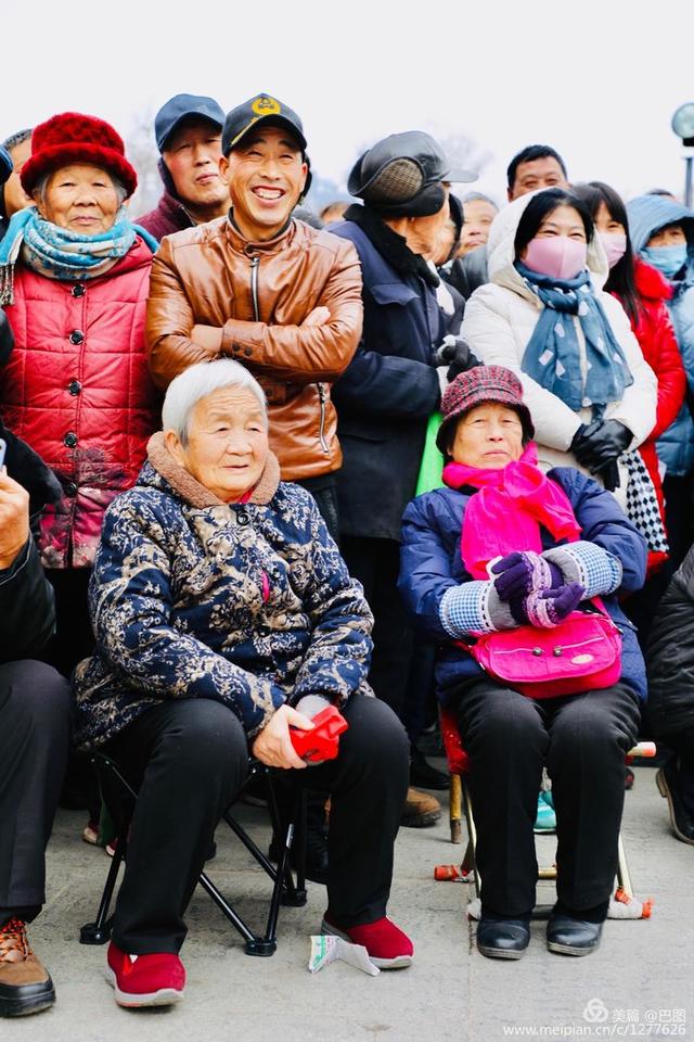 高手在民间，演出自娱自乐，洛阳周王城广场民间曲艺乐园