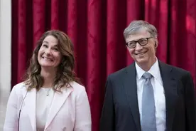 父亲嫌刘强东没单位，龚晓京被迫分手，如今却成为了京东的员工图片