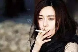 身价过亿的明星抽什么烟？中华根本不算啥，赵本山抽一根价值3万图片