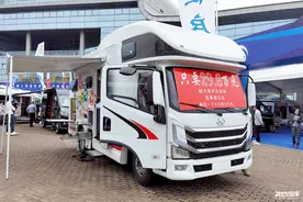 又一款平头轻卡房车，家电齐全，水电够用，价格还亲民图片