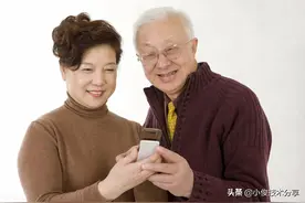 老年人使用智能手机必须学会的4个功能，操作简单，一看就会图片