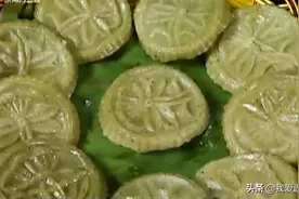辣木叶营养丰富，农村大姐用来制作两道特色美食，你肯定没吃过