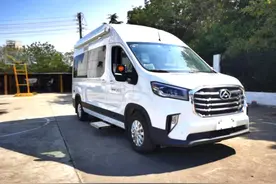 途酷大通V90B型 三床六座 隐藏式卫生间图片