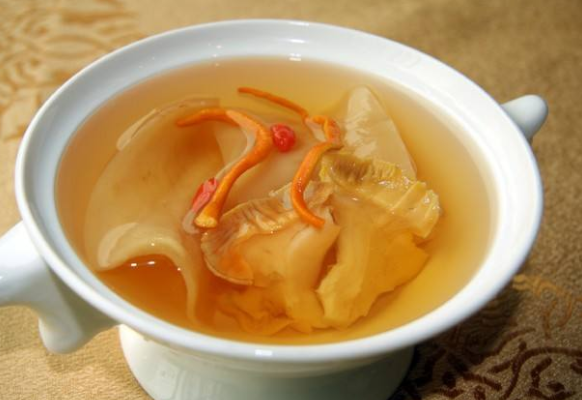 海底可以炖花胶吗 花胶海底椰煲汤的做法