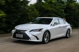 雷克萨斯ES300h能否成为年轻社会精英的新选择？图片
