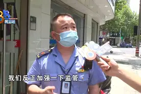 侄子口袋有些鼓，掏出一包“白利群”图片