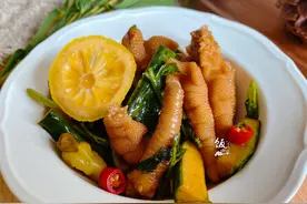 做泡椒鸡爪，加白醋还是香醋？做错了这一步，难怪鸡爪不入味图片