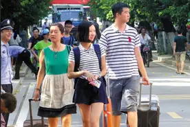 培养一个985的学生需要多少钱？对农村家庭来说是天文数字图片