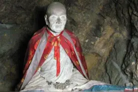 关羽如何从“人”变成了“神”？从凡人化身为神，要具备两个条件图片