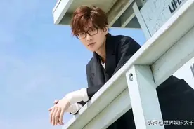 才华横溢的业余歌手许嵩，平常行事低调，但一开演唱会就座无虚席图片