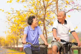 老年人能驾驶什么车？60岁以上，没有驾照，这些代步车也能随便开图片