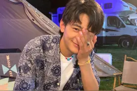 丁真跌落神坛，上综艺、接广告、直播卖货，他成为了一位明星图片