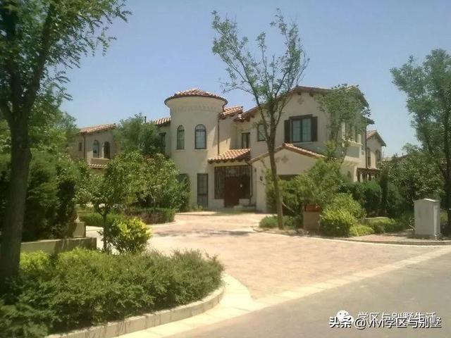 跟随时间成长-格拉斯小镇别墅（BJ Grasse Town）