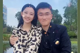 “笑神”姜涛90后娇妻曝光！小羽毛眼光遭质疑？图片