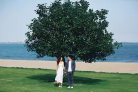 对女人最大的尊重，是把她娶回家图片