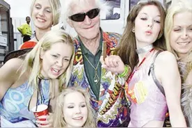 英国滤镜媒体下的丑剧：肮脏国宝死后被控诉，高层掩盖其罪行60年图片