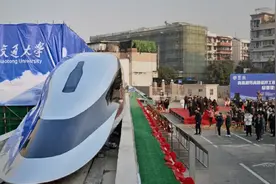 中国超级高铁贴地飞行？时速达620公里，美国：剽窃了我们的技术图片