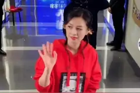 50岁张庭疑怀第3胎，双手捧腹小心翼翼，曾做9次试管婴儿图片