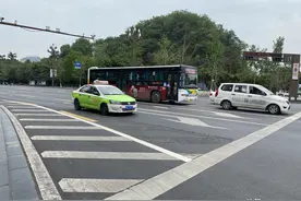 内江司机都点赞！大千路口这个右转弯再也不易压线扣分了——图片