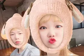 果然是兄妹，乐童音乐家灿赫帮拍美照，遭妹妹白眼，引爆笑图片