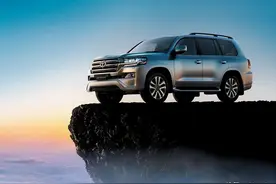 卖掉牧马人买新车顶配兰德酷路泽值吗？玩家：选陆巡越野永无止境图片