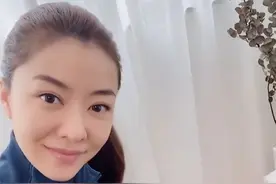 熊黛林晒健身视频，穿紧身衣身材丰满皮肤白皙，牙齿却出现黑三角图片