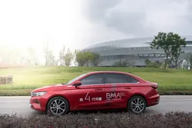 试驾第四代帝豪：一台8万的家轿，开出了15万的质感图片