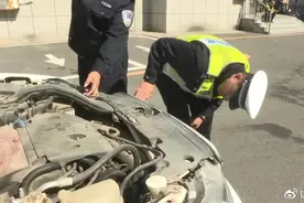 凌河丨“双排气+高音喇叭”一改装轿车今早被查图片