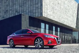 买中型车图的就是一个舒服，天籁与帕萨特应该怎么选？图片