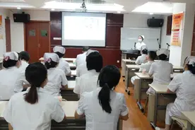 漳州第909医院：一次查房 来了多位学科专家图片