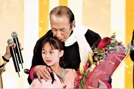 2020年老来得子的名人：年龄最大81岁，后妈比儿子还小12图片