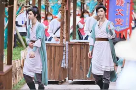 范丞丞综艺路透照曝光 cos李逍遥绑高马尾清俊帅气图片