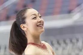 日本花滑女神泳照吸睛，身体发育太好走红，31岁年轻貌美想来中国图片
