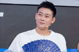 张鹤伦去栾云平家聚会，主任杨鹤通给猫吓一跳图片