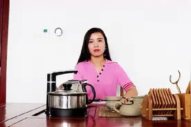 准女婿头一次上门，丈母娘是高中老师，场面太尴尬了视频封面