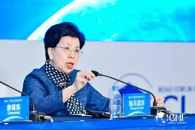 陈冯富珍敦促疫苗接种，她已打两针国药疫苗，强调避免疫情政治化图片