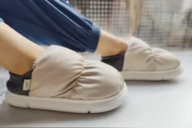 国产拖鞋“黑马”崛起，打破传统设计，上脚就升温，还防水不汗脚图片