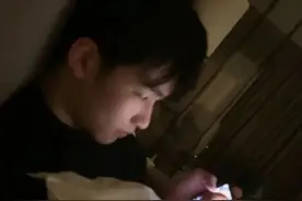 知名主播被曝睡粉丝，女方发亲密照怒诉被骗始末，吃住都花女生钱图片