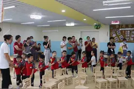 幼儿园开园火爆！一个班级高达40多人，家长担心，老师：真过瘾图片