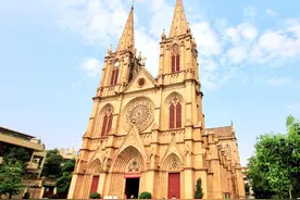 美轮美奂！中国及东南亚最大的哥特式教堂：广州石室圣心大教堂图片