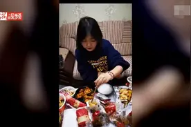 报复性吃喝？女生被憋疯一次点15份外卖，弟弟：我姐这是疯了吗图片
