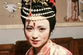 秦可卿死后，贾宝玉的一个表现，暴露出了他们二人不同寻常的关系图片