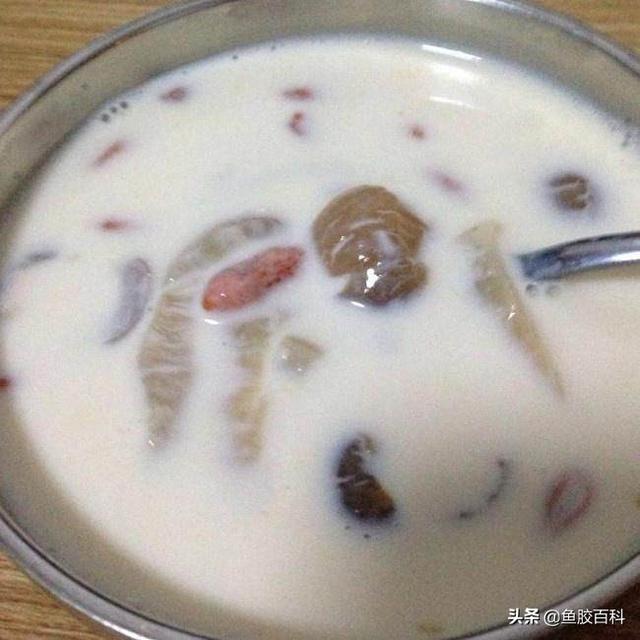 花胶炖莲子雪耳 花胶炖莲子雪耳汤的做法