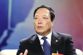 甘肃首富闫希军：为参军改名，靠"厚脸皮"造出神药，离开部队图片