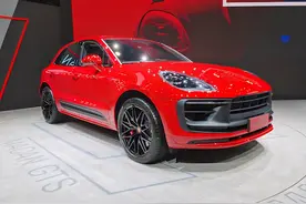 卖100万的紧凑SUV，440马力配空悬，无线充电需选装，带你看Macan图片
