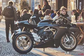 产线再开！MV奥古斯塔Superveloce 800新色登场图片