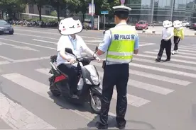 上当的人太多了，看到这样的电动车一定不要买图片